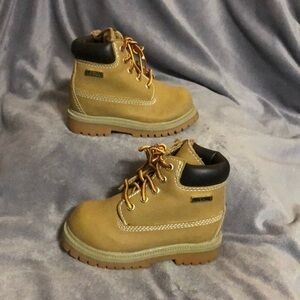 CmSmart fit Brown Leather‎ Ankle boots- Kids size 7”GUC”